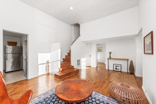 Photo - 543 Fernwood Pacific Dr