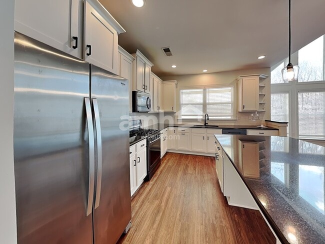 Photo - 776 Somersby Dr