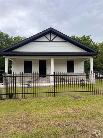 Building Photo - 604 S McKinney St Rental