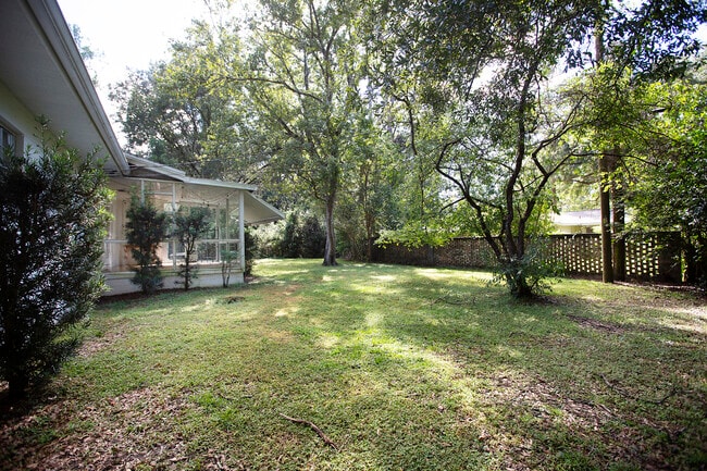 Photo - 210 NW 29th St