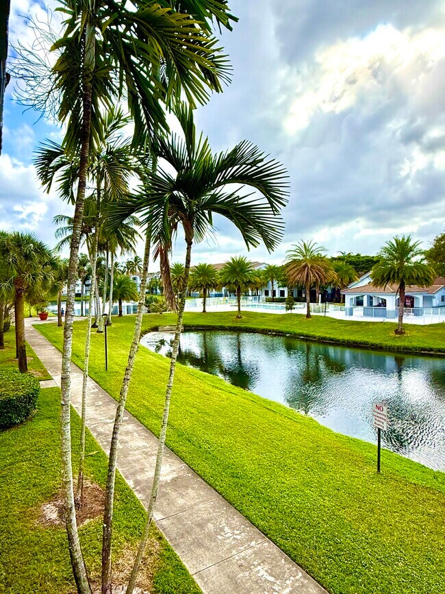 Photo - 2600 S University Dr Unidad 224