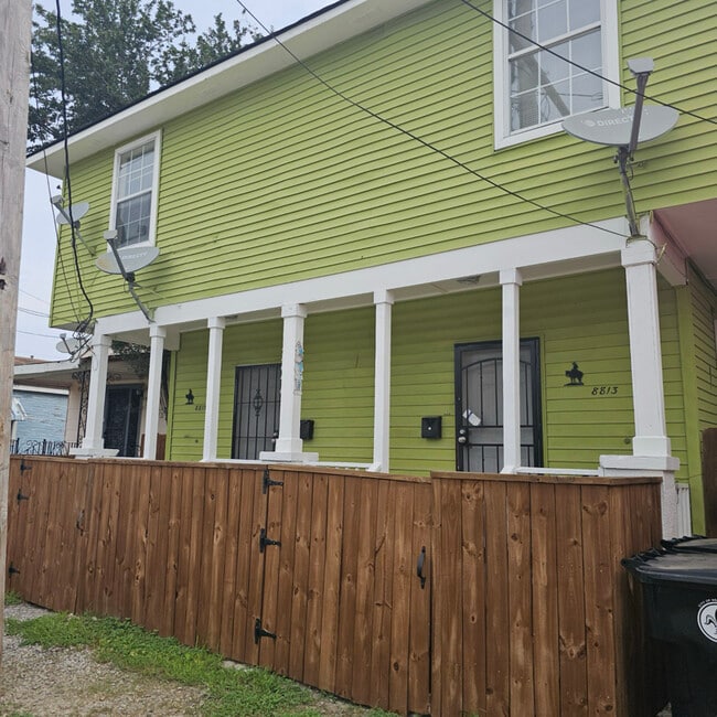 Building Photo - 8813 Fig St Rental