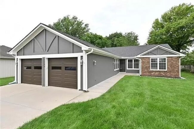 Photo - 1102 Hampton Dr