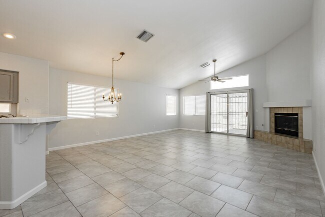 Photo - Peccole Ranch 3 Bed 2 Bath Gated Ascot Park Beauty