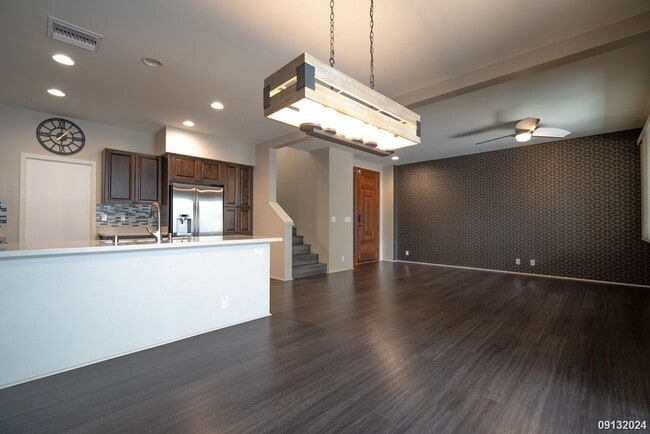 Photo - $4,400 / 4br - 1726ft2 - Beautiful 4BR/3BA...