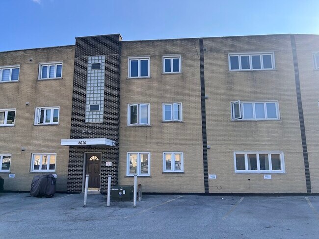 Photo - 8616 W 95th St Unit 307