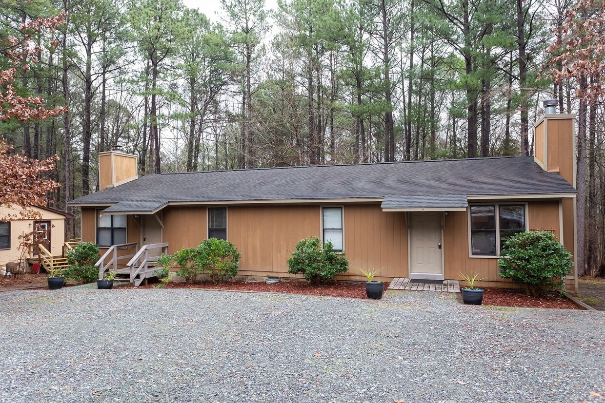 Available early July! One level, 2 bedroom... - Available early July! One level, 2 bedroom...