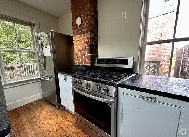 Building Photo - 151 Highland St Unit 2 Rental