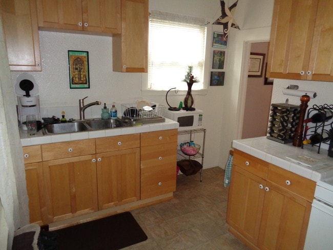 Photo - 1210-1216 Essex St