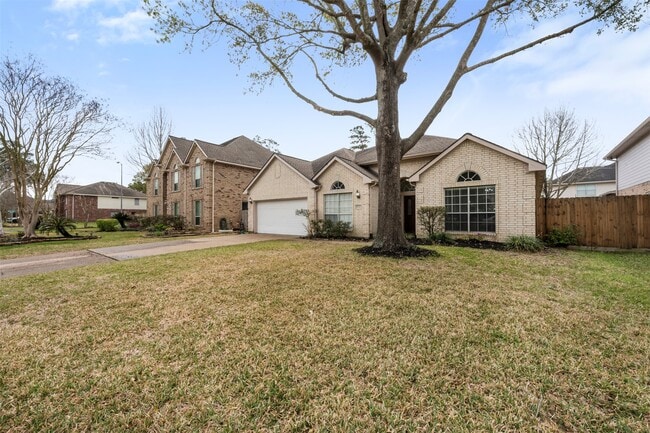 Building Photo - 9211 Memorial Hills Dr