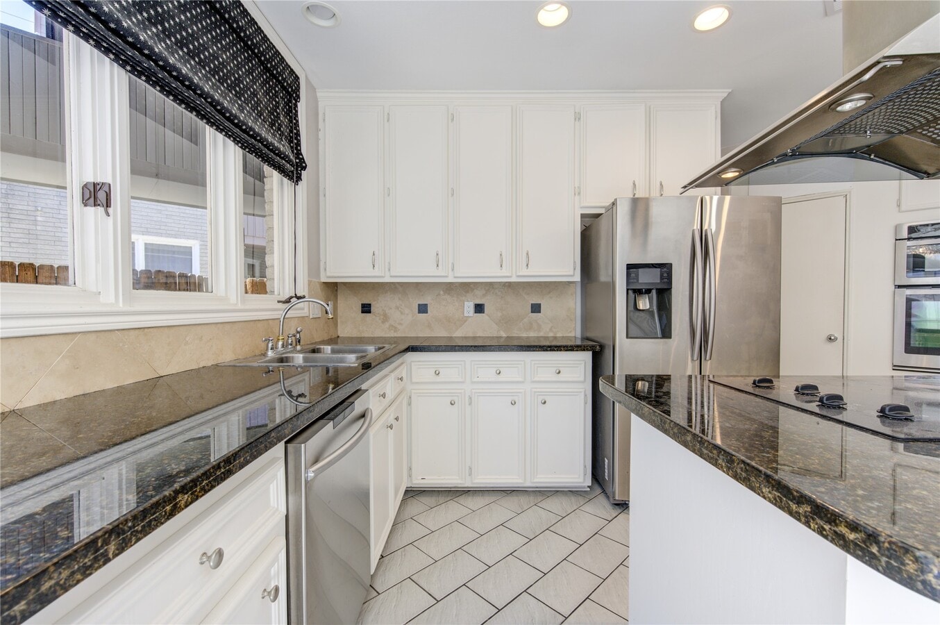 Photo - 2524 Nantucket Dr Unit B