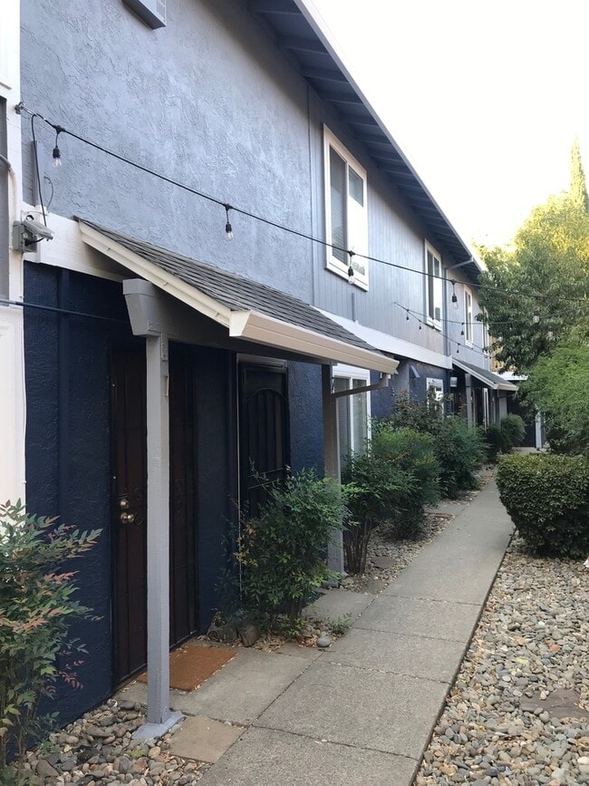 Photo - W St Apartments