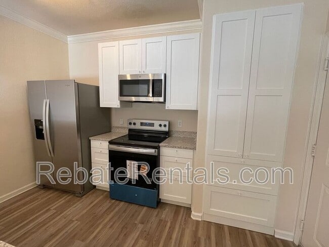 Photo - 8290 Gate Pkwy W Unit #1314