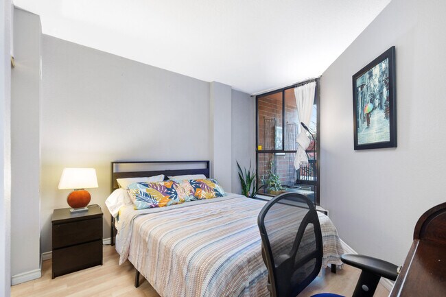 Photo - 1350 Burrard St Unit ID1341840P