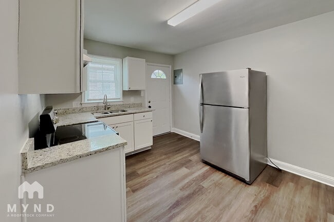 Photo - 302 Jones St