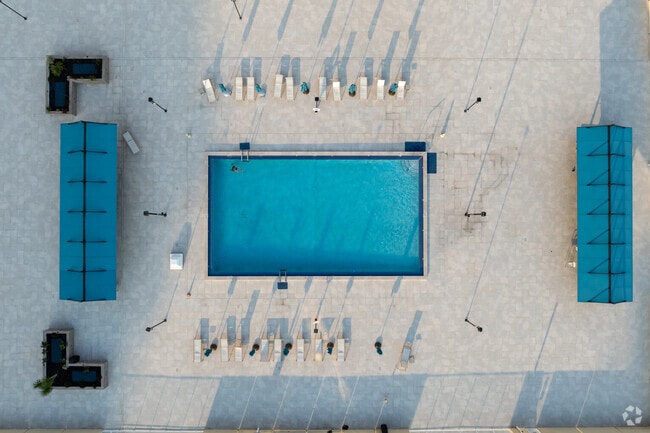 231 174th St - Winston Towers 400