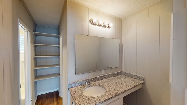 Photo - Pinopolis Apartments