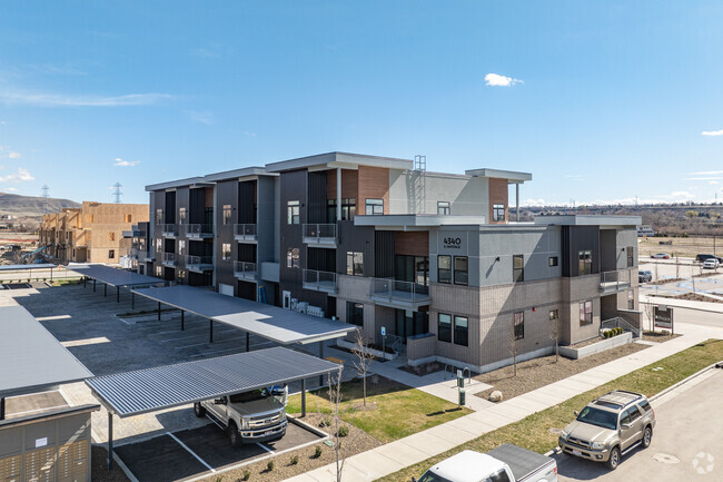 Ángulo alterno - The Cut at Harris Ranch