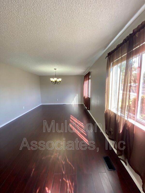 Photo - 1720 Peterson Rd