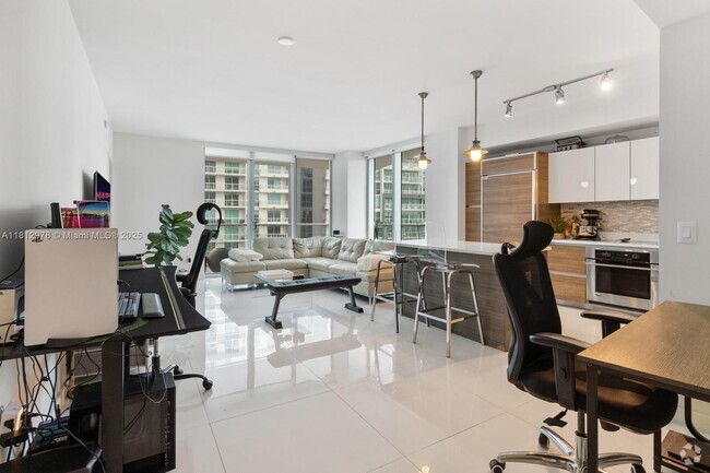 Building Photo - 1100S S Miami Ave Unit 2801 Rental