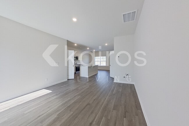 Photo - 2461 Banyan Cir