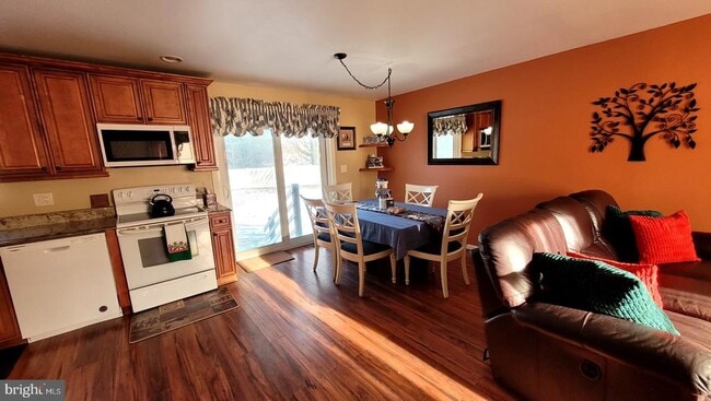 Photo - 3 Lauffer Ln