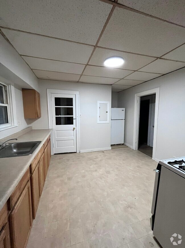 Building Photo - 114 N Thomas Ave Rental