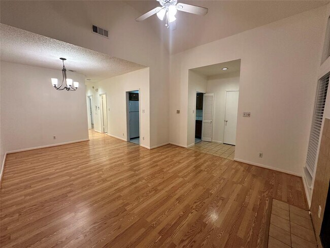 Photo - 1906 Robbins Pl Unit 308