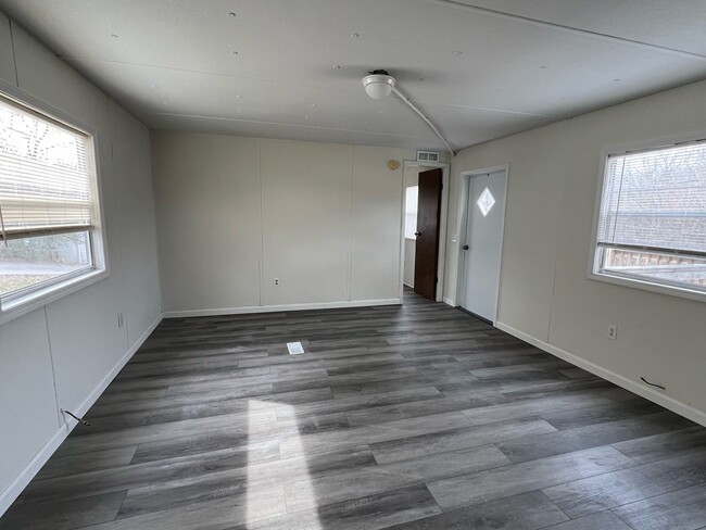 Photo - Clinton 37716 - 2 bedroom, 1 bath mobile h...