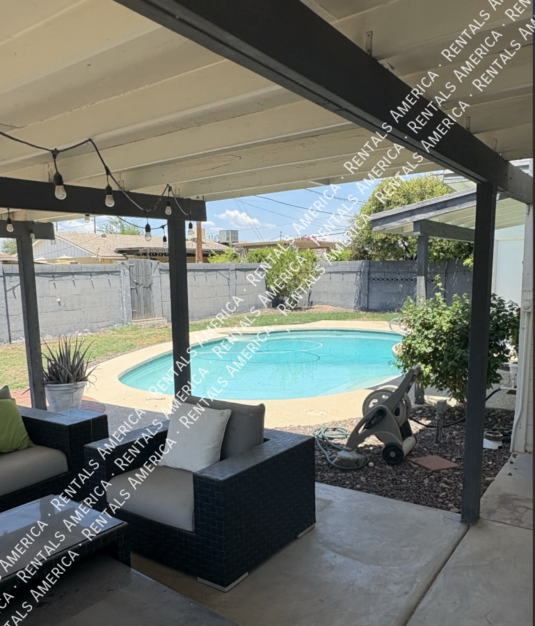 Photo - 2110 W Greenbriar Dr