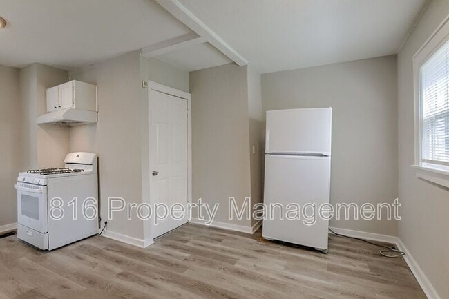 Photo - 3541 Mersington Ave