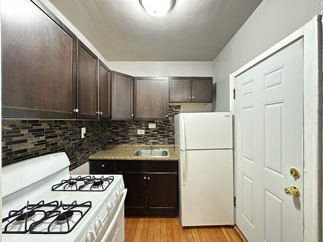 Photo - 4265 W Addison St Unidad 2