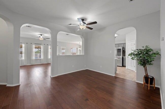 Photo - 1500 Lochaline Loop