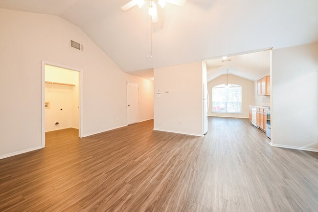 Photo - 1011 Caliente Dr