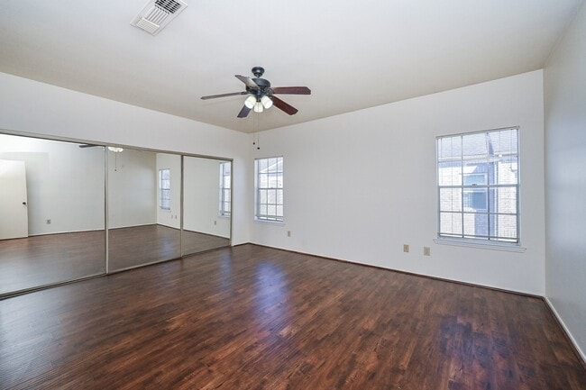 Photo - 338 Wilcrest Dr Unit 338