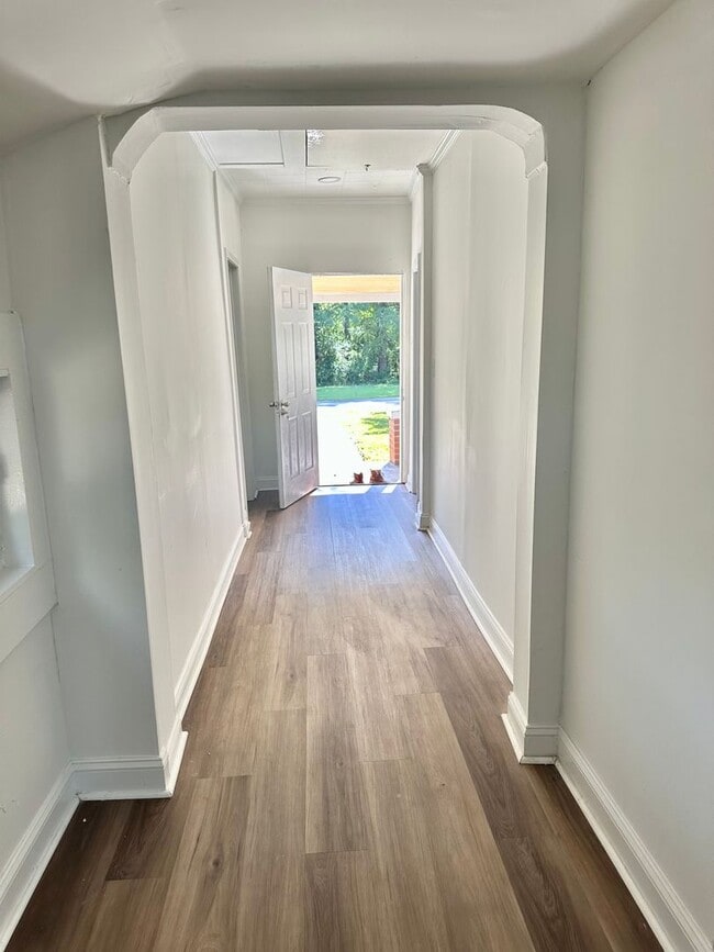 Photo - Recently Renovated 2-Bedroom Home in Hende...