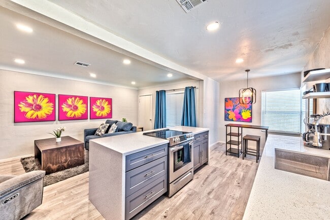 Photo - 3RD STREET COTTAGES - ARTS DISTRICT