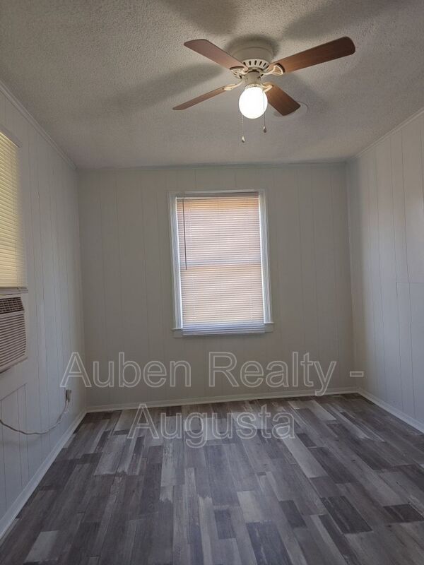 Photo - 2125 Kennedy Dr