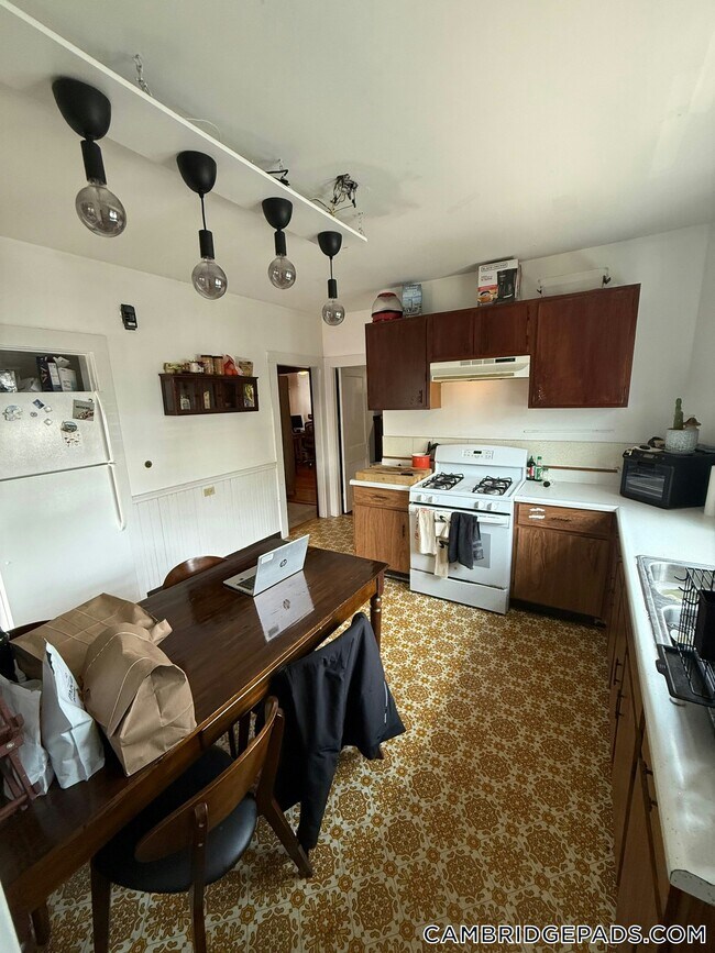9 Roberts Rd Unit 3