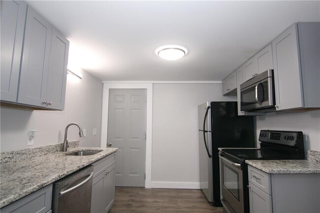 Photo - 2187 Plantation Ln