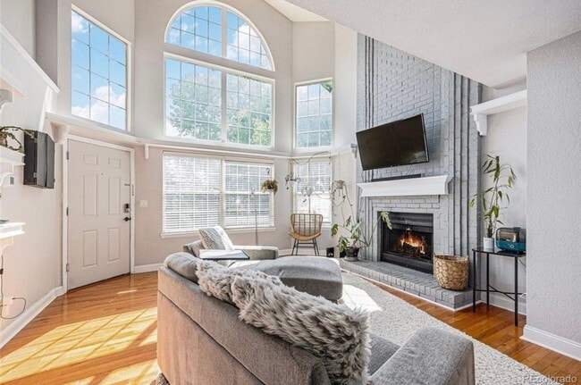 Building Photo - 2420 W 82nd Pl