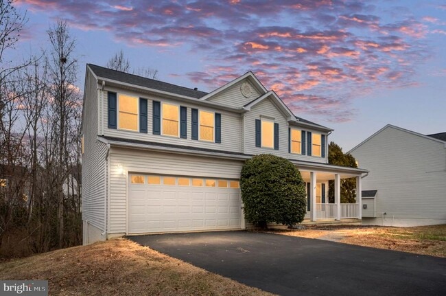 Building Photo - 8 Newport Ct