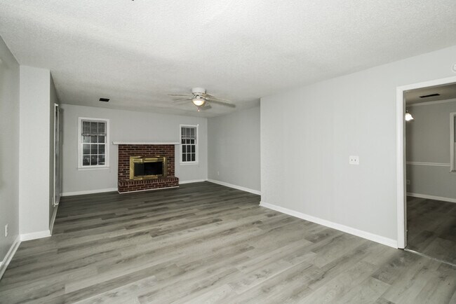 Photo - 101 Cannon Dale Ct