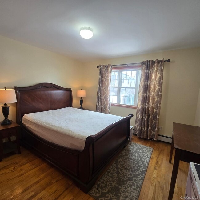 Photo - 238-12 148th Dr