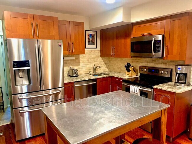 Photo - 1424 L St SE Unit #101