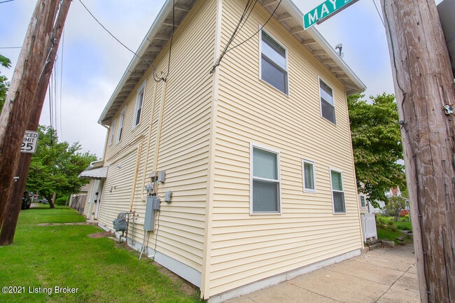 Photo - 653 Lynn St Unit B