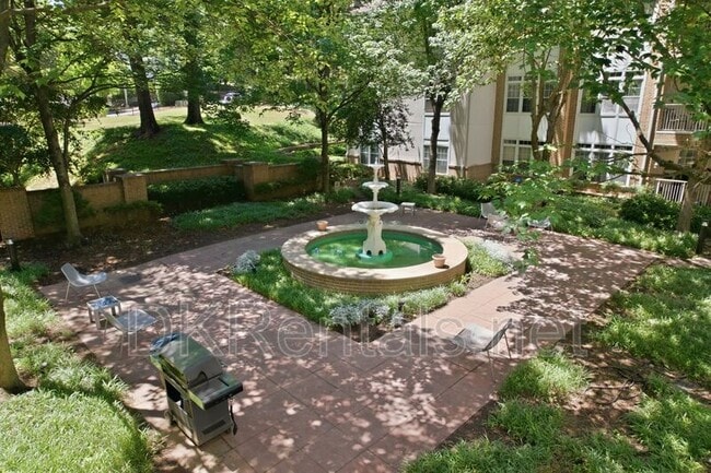 Photo - 220 Renaissance Pkwy NE