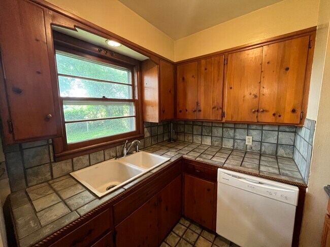 Photo - 511 Fleetwood Dr