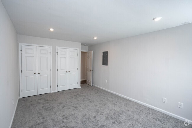 The Imperial 1BR,1BA - 864SF - Bedroom - Lakeside Village