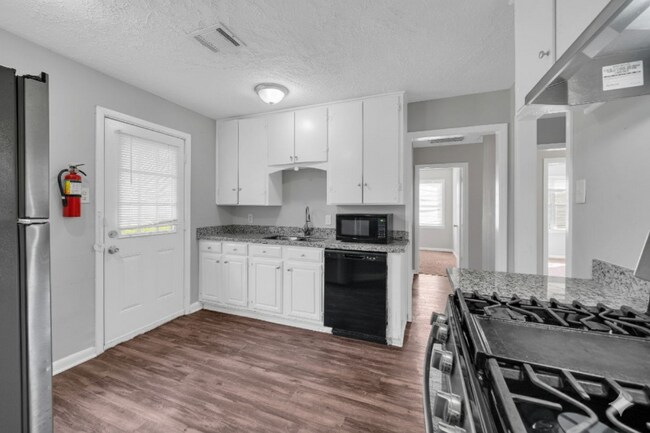 Photo - 7237 Boggess Rd